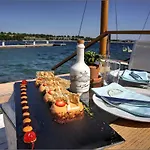 Glamping Festa Kornati Glamping Pristanisce