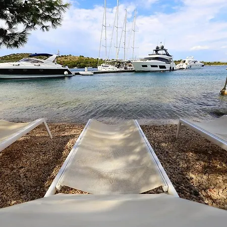 Luxury tent Glamping Festa Kornati