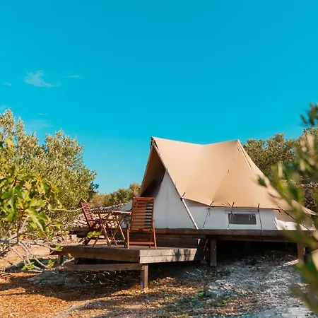 Οργανωμένο κάμπινγκ Glamping Festa Kornati *