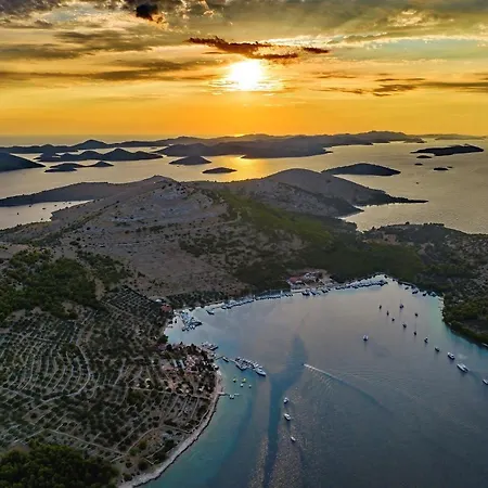 Luxury tent Glamping Festa Kornati *