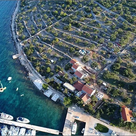Glamping Festa Kornati Οργανωμένο κάμπινγκ *