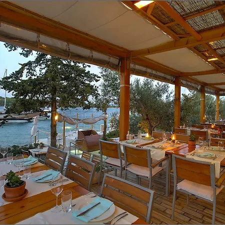 Lüks kamp alanı Glamping Festa Kornati