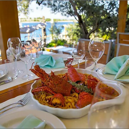 Glamping Festa Kornati Luxury tent Pristanisce