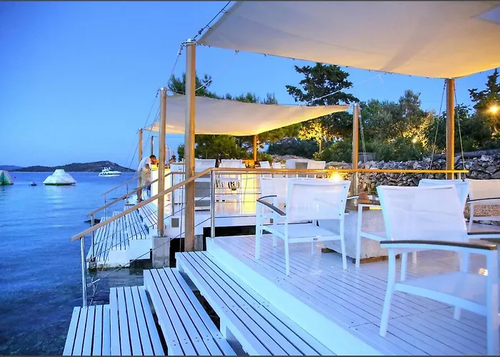 Luxusní stan Glamping Festa Kornati